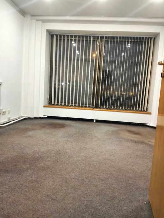 Три окремих  робочих  кабінету для адвоката, юриста нотаріуса аудитора