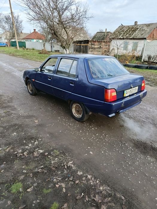 Продам славуту 2010 года выпуска инжектор на полном исправном ходу