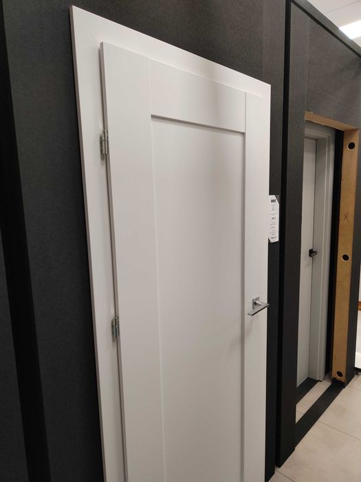 Skrzydło drzwiowe wewnętrzne DRE Estra5 przylgowe prawe 80cm biały mat
