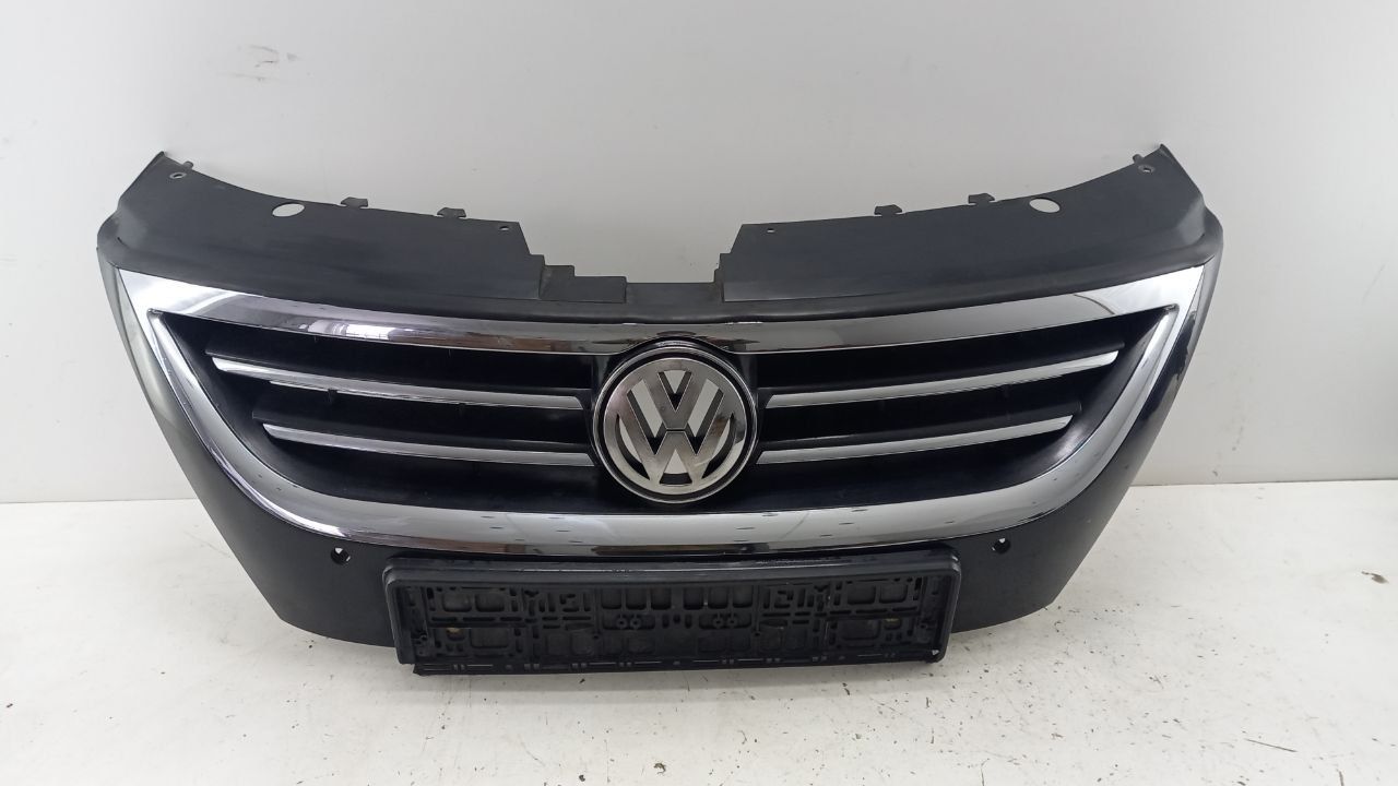 Решетка Volkswagen Passat CC 2008-2012 гг 3C8853651