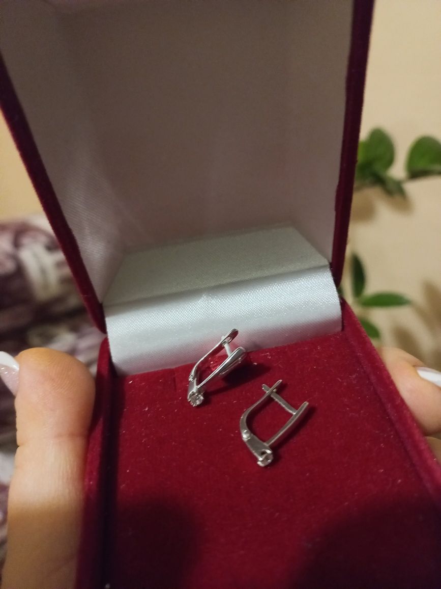 Сережки з діамантами