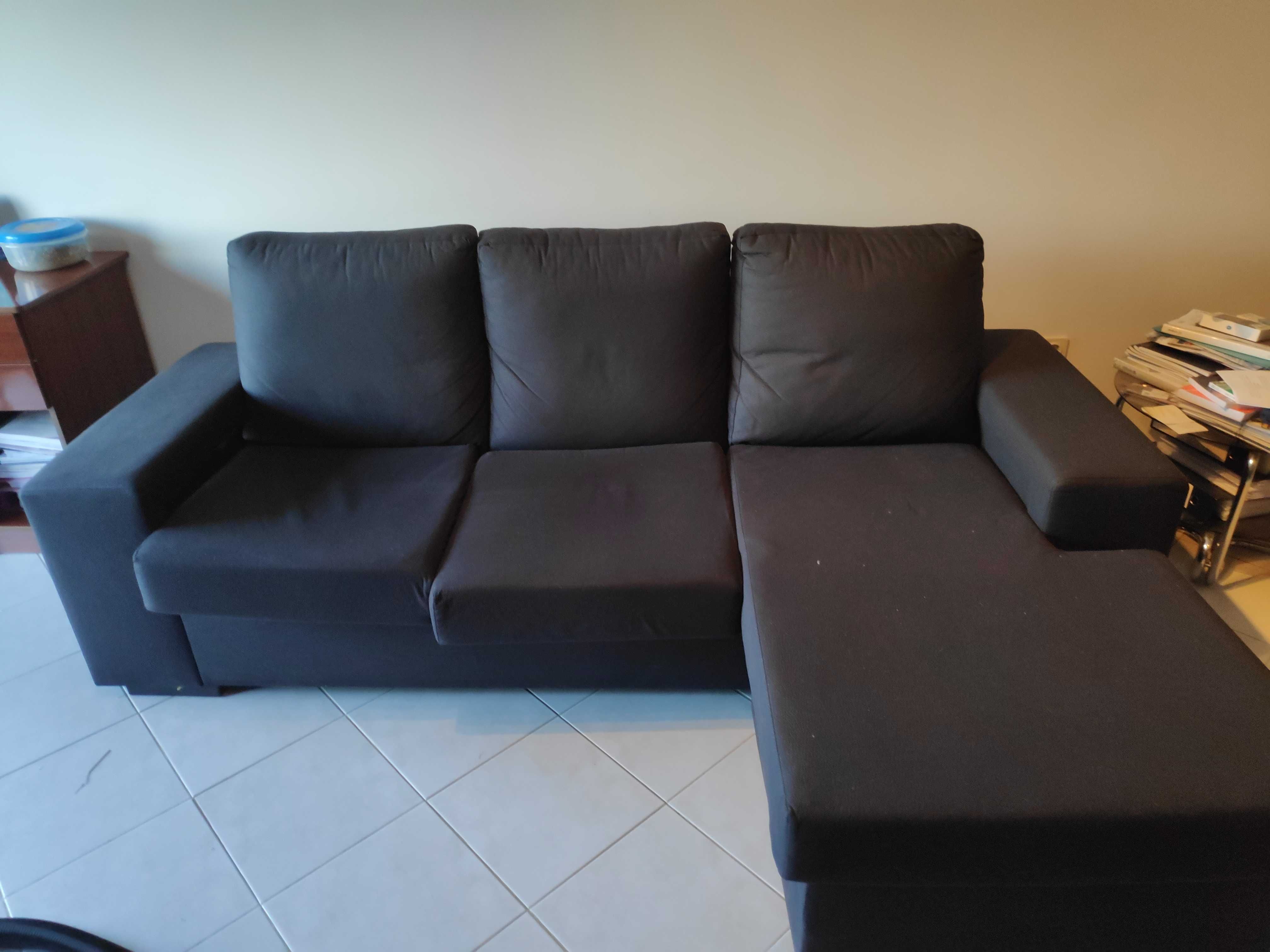 Sofá com chaise longue