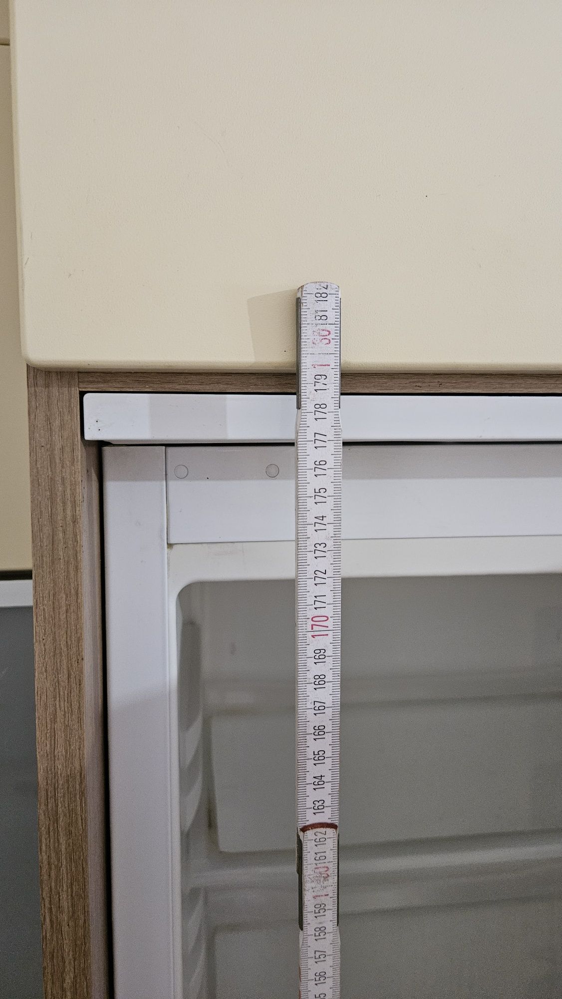 Lodówka do zabudowy whirlpool z zamrażalnikiem