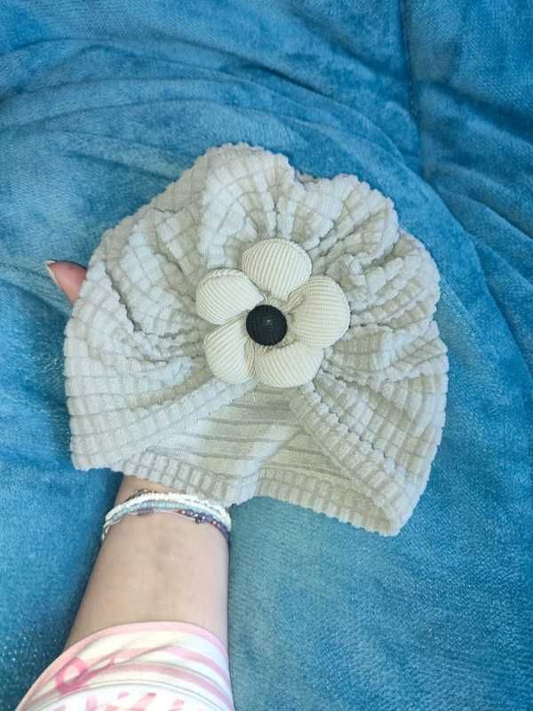 piękna czapeczka dla dziewczynki