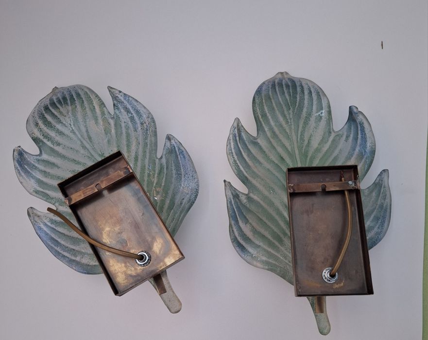 Par de apliques de vidro em forma de folha