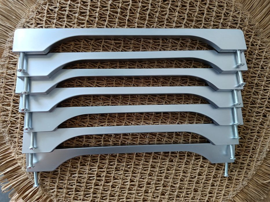 Uchwyty meblowe szuflady szafki jak nowe 7 sztuk Polecam