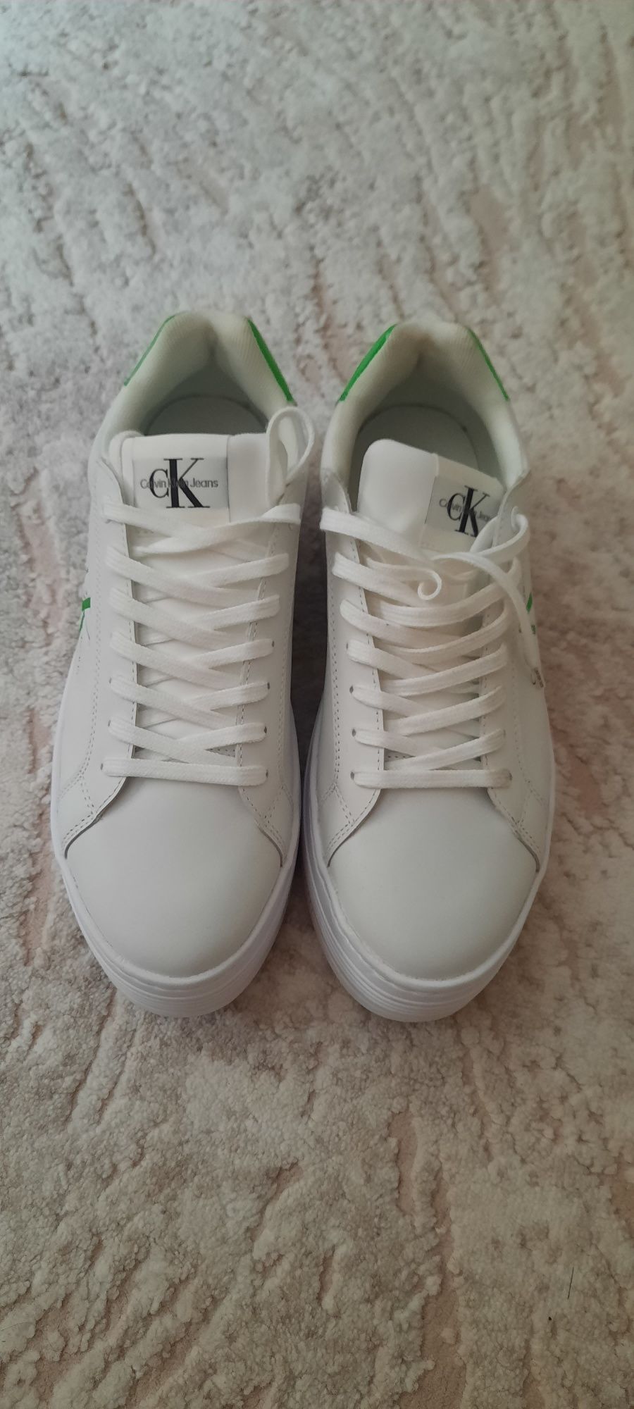 Продам жіночий снікерси Calvin Klein