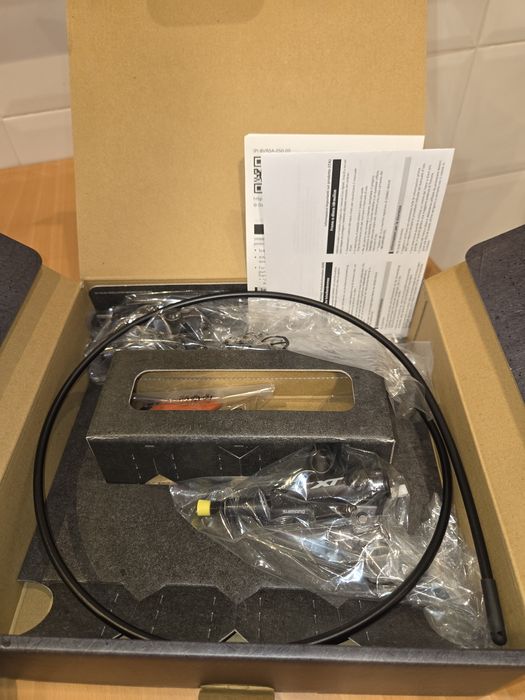 Travões Deore XT na caixa