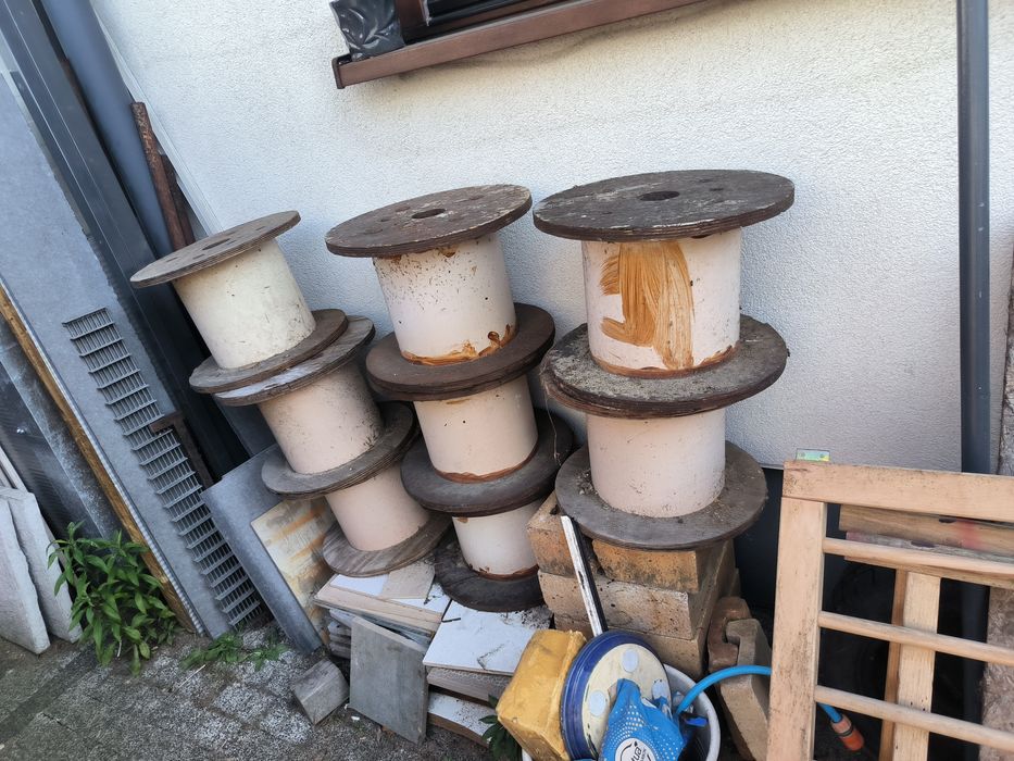 Oddam szpule po przewodach