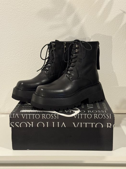 Шкіряні черевики на байці