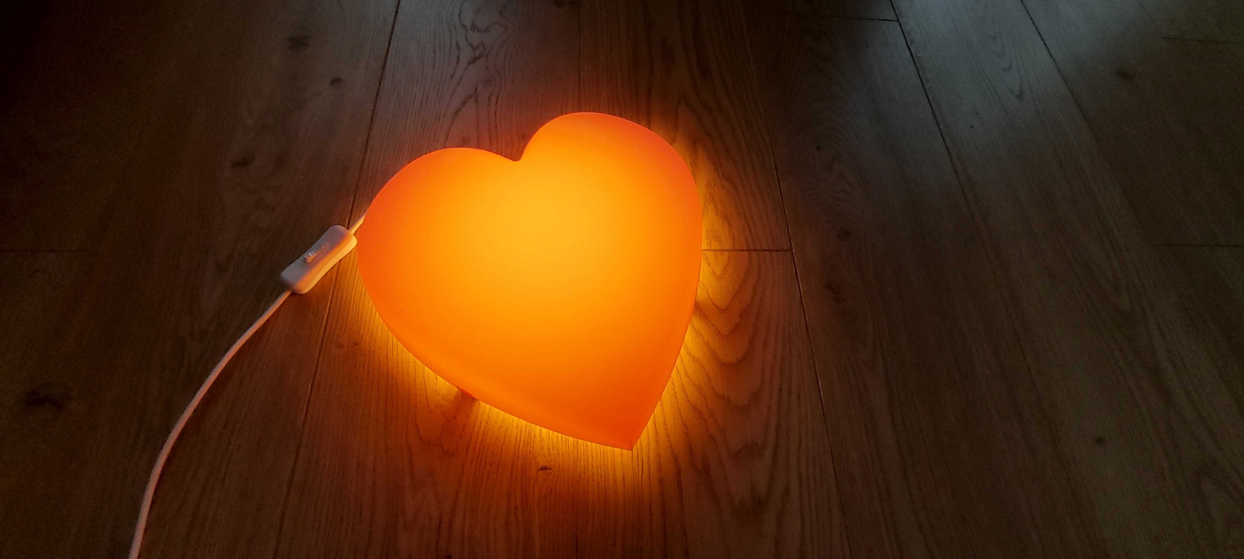 Lampka ścienna serce z ikea stan idealny