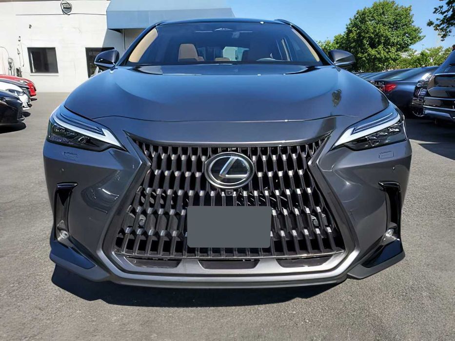 Lexus NX      2024