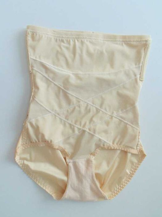 Wysokie beżowe majteczki modelujące wyszczuplające M/L