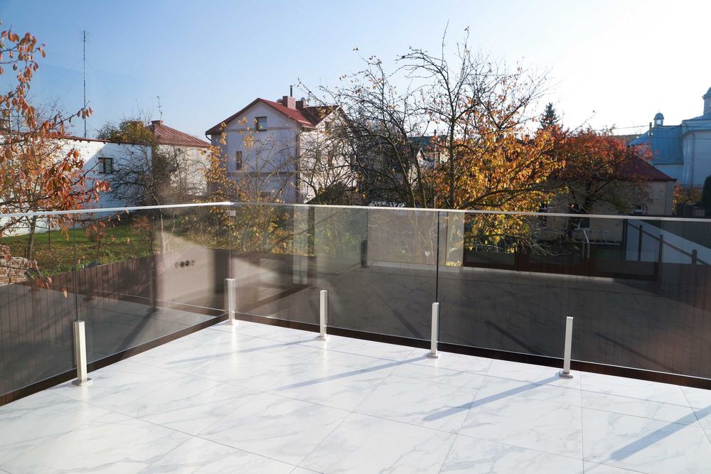 Будинок з сучаним ремонтом та технікою під представництво, офіс