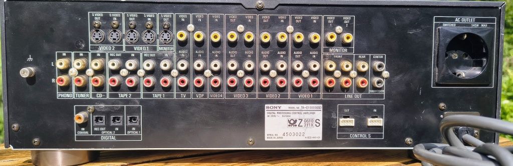 Wyjątkowy przedwzmacniacz audio Sony TA-E 1000 ESD