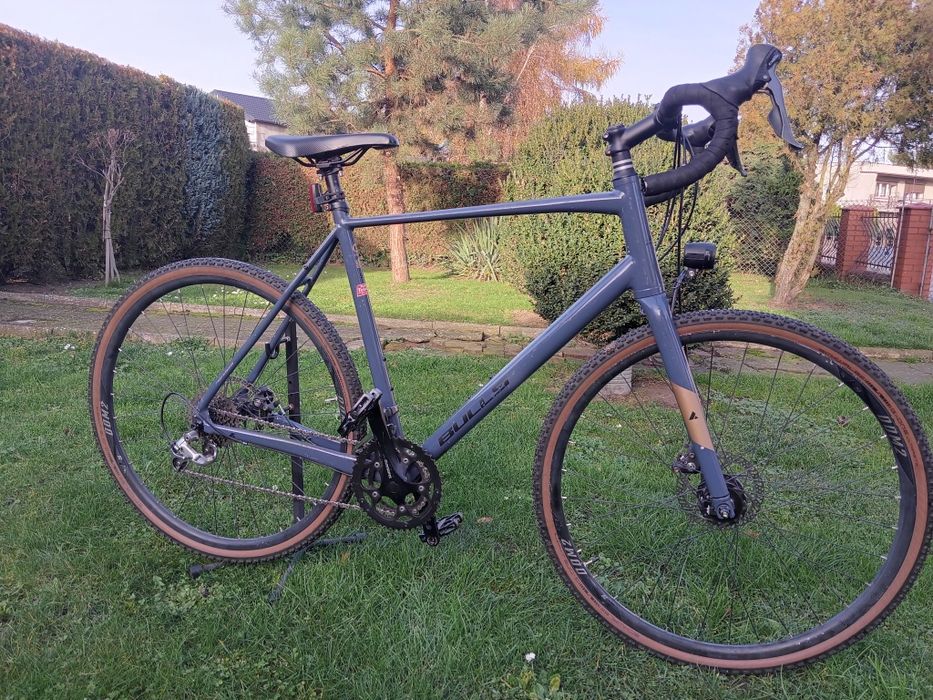 Rower szosowy, gravel BULLS Daily Grinder 1, aluminiowy, koła 28'