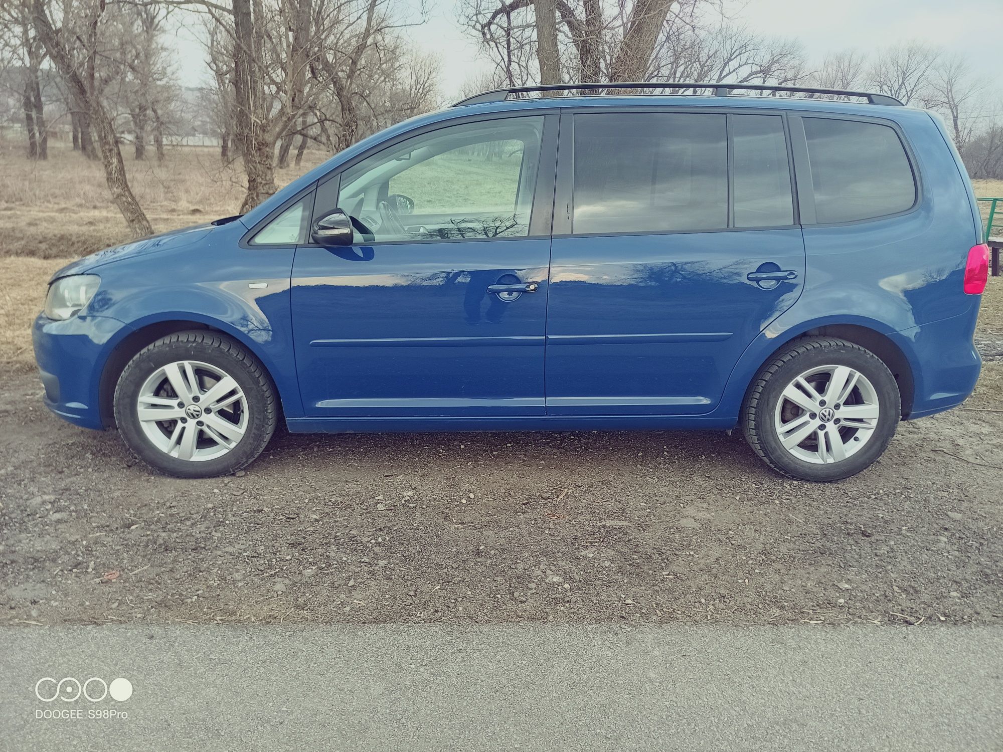 Volkswagen Touran 2012г