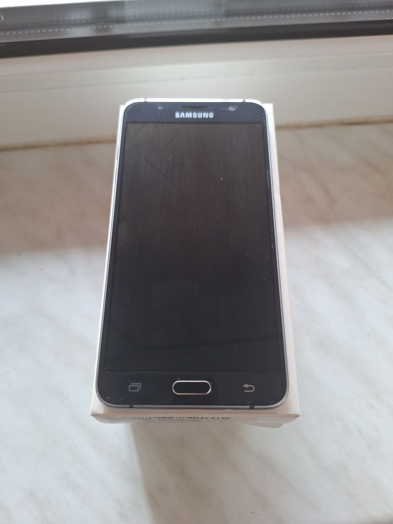 Samsung Galaxy J7