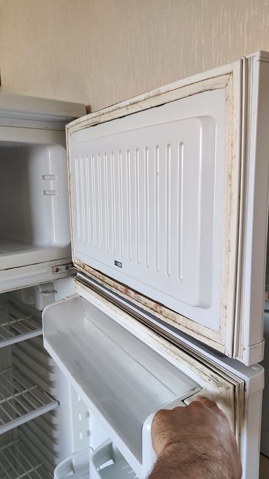 Продам холодильник Stinol