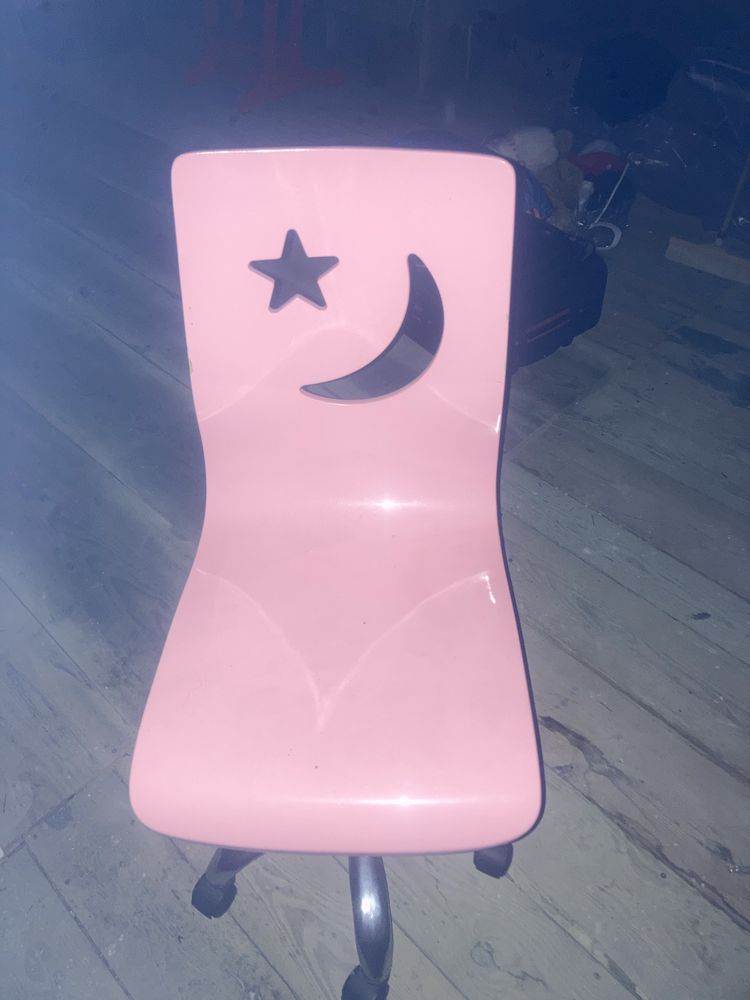 Krzeslo obrotowe rozowe