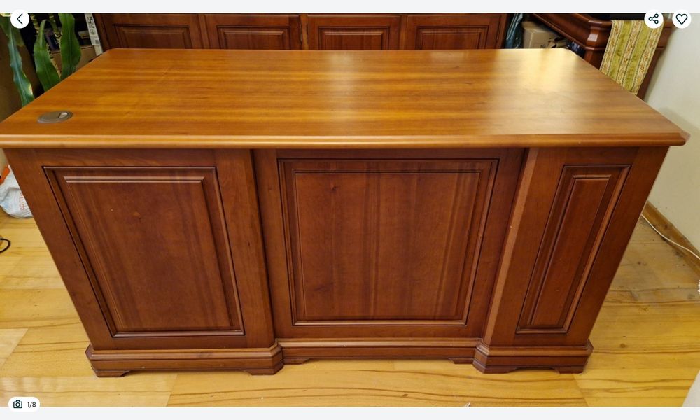 Secretária em madeira acabamento Cerejeira