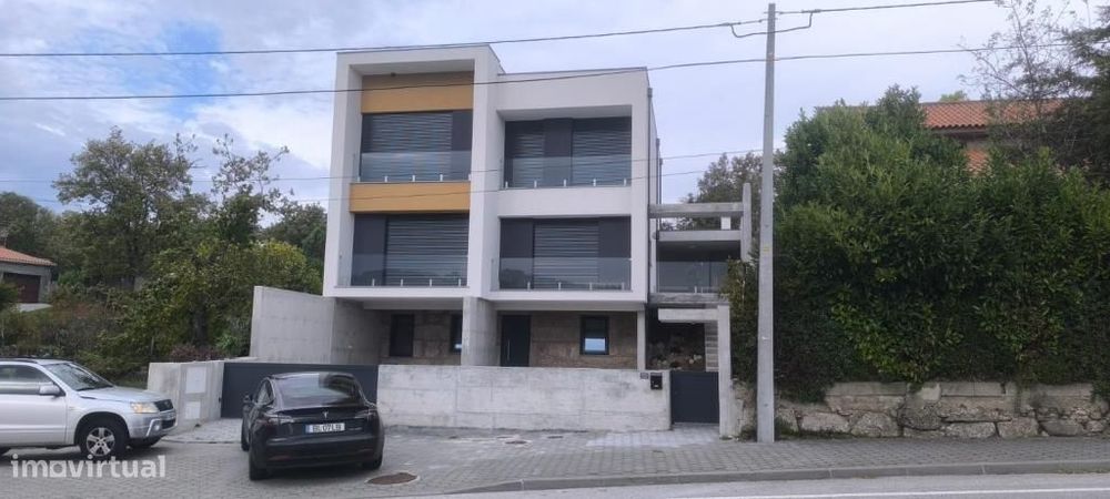 Moradia Nova Isolada à Venda na Guarda