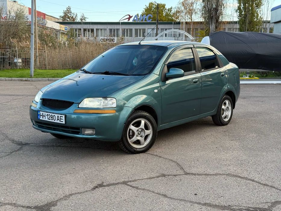Продам CHEVROLET Aveo т200 2005р 1.5 газ-бенз