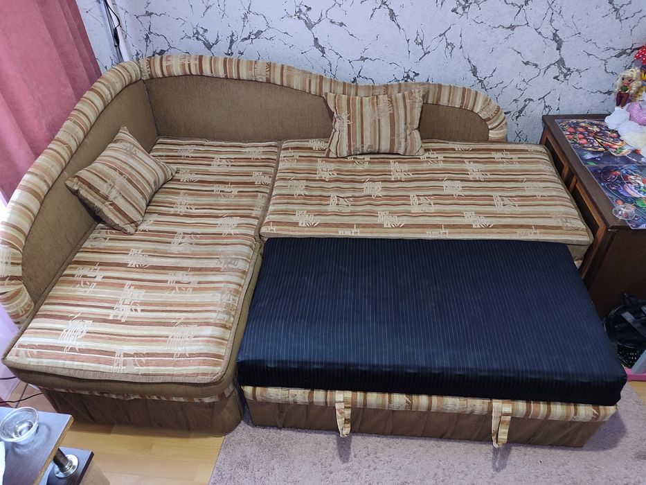 Кутовий диван розкладний