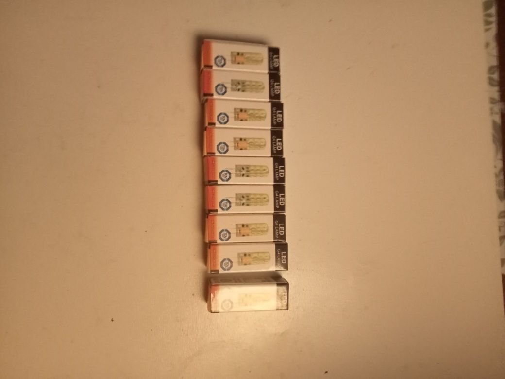 lâmpadas novas na caixa