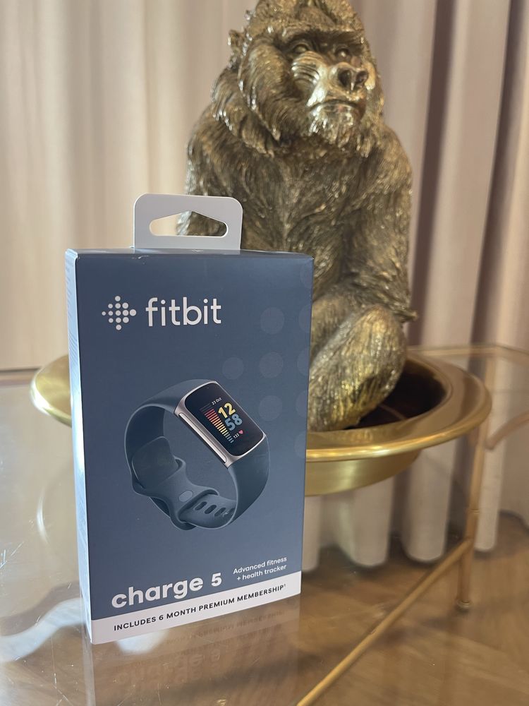 Smartband Fitbit Charge 5 niebieski opaska sportowa