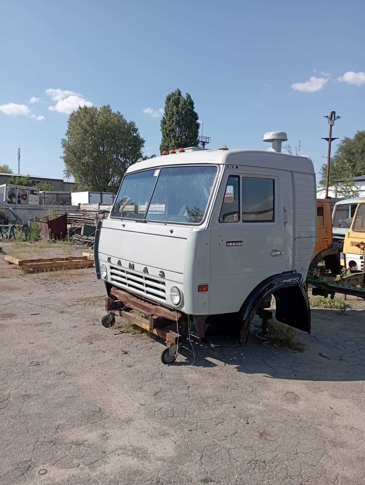 Кабіна Камаз 54105 зі спалкою