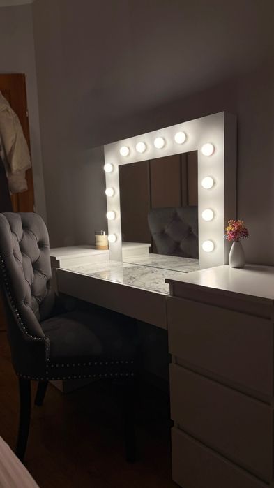 TOALETKA kosmetyczna BIAŁA z lustrem 12 LED