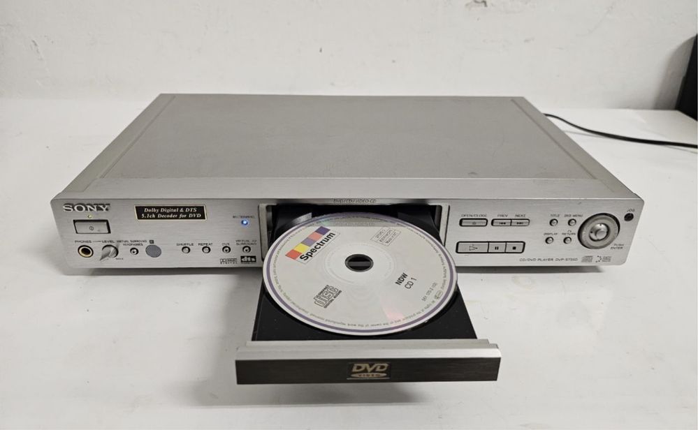 Cd /Odtwarzacz DVD/CD Sony DVP-S 735 D. Made in Japan.