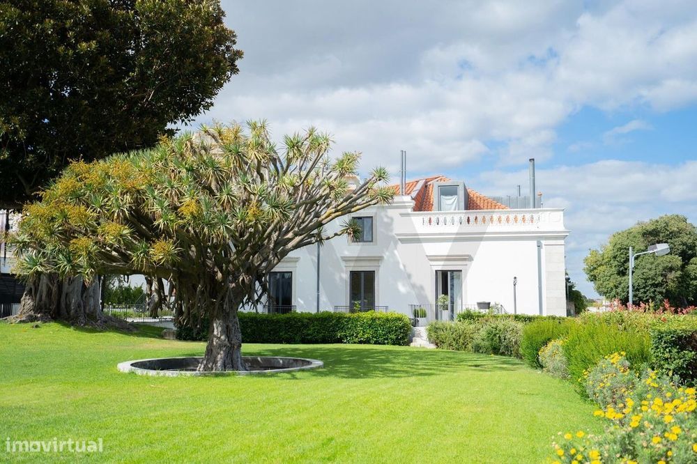 T4 Duplex no Prestigiado Palácio Cruz da Pedra – Lisboa