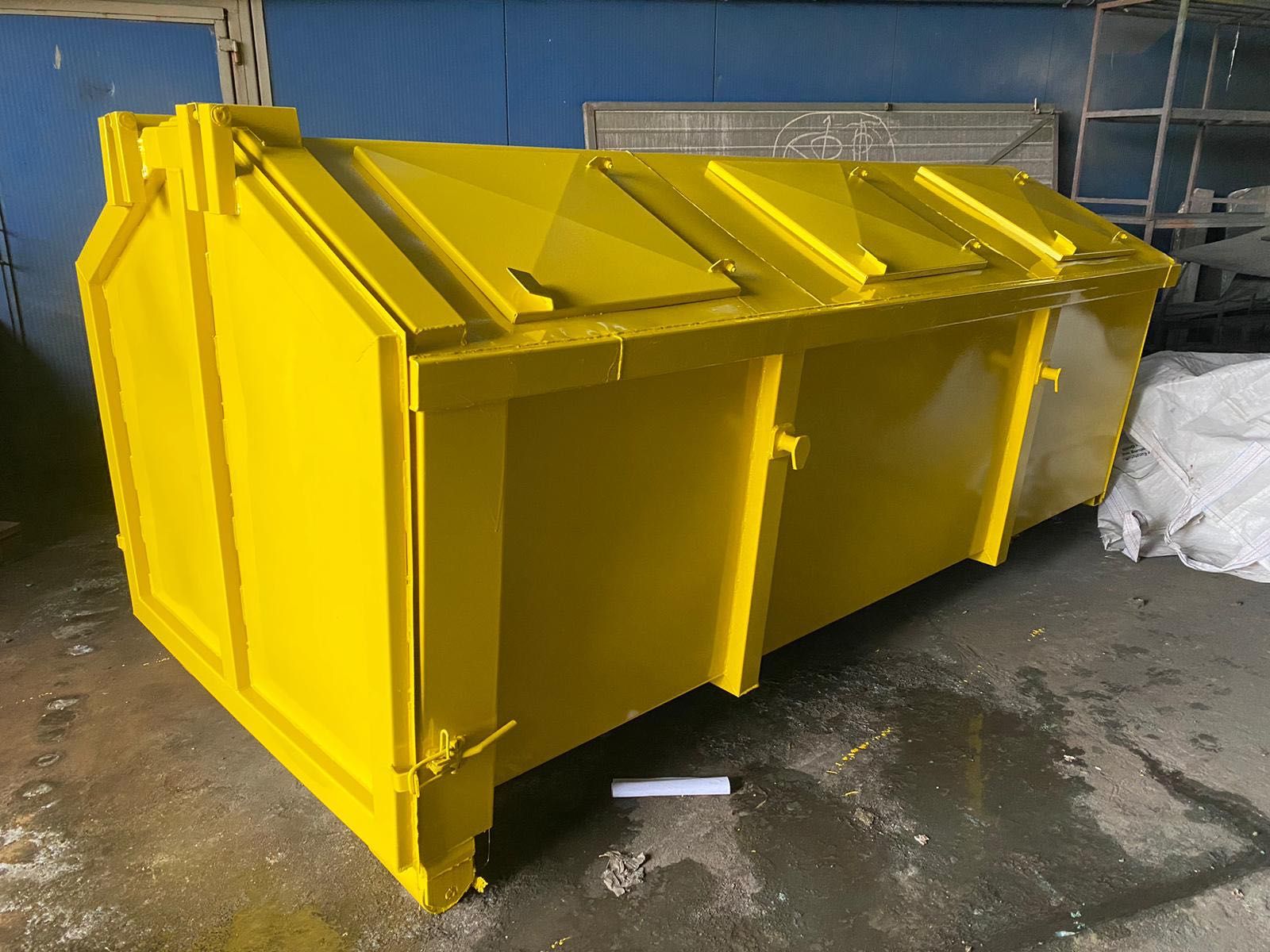 Kontenery typu hakowiec KP 7 zamknięty odpady śmietnik recykling