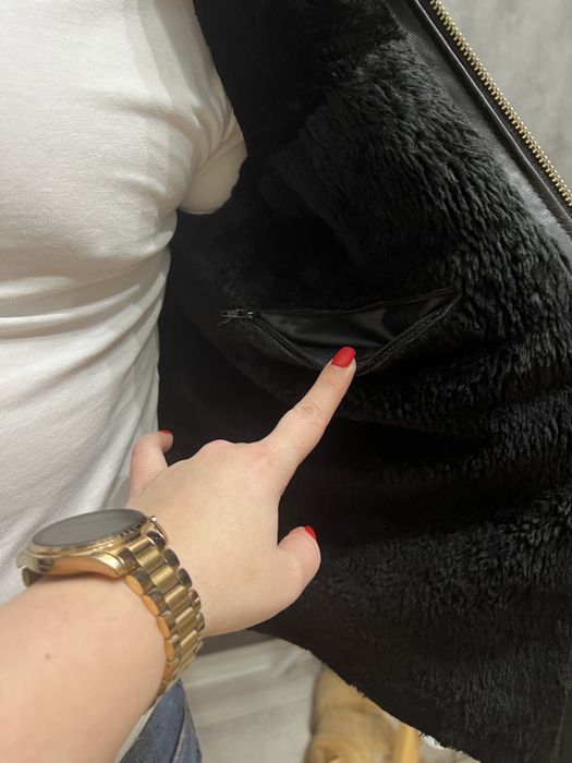 Шкіряна зимова куртка