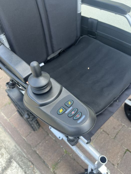 Wózek inwalidzki elektryczny