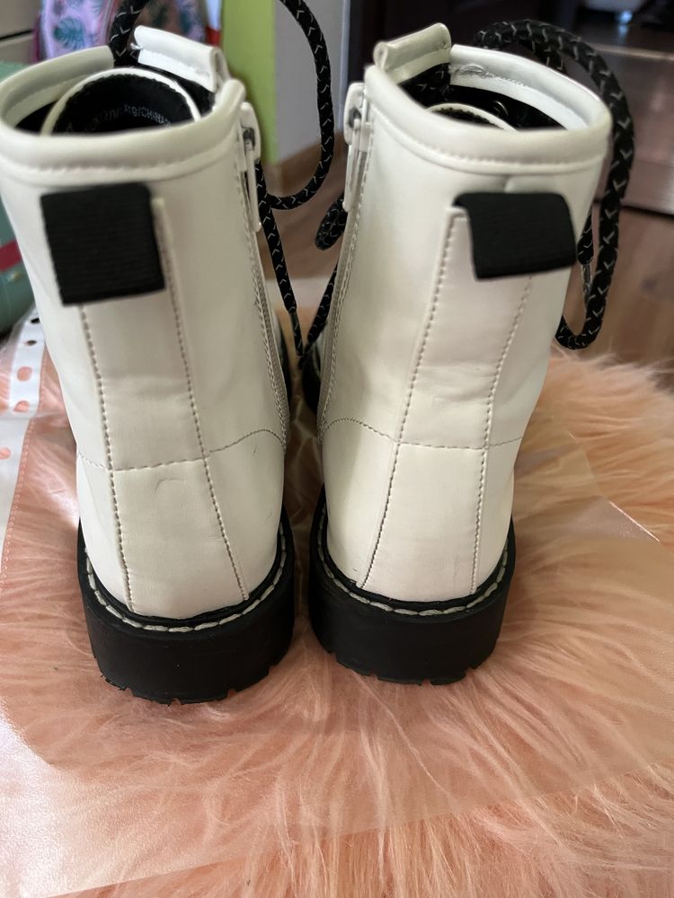 Jesienne kozaki 31 białe Steve Madden