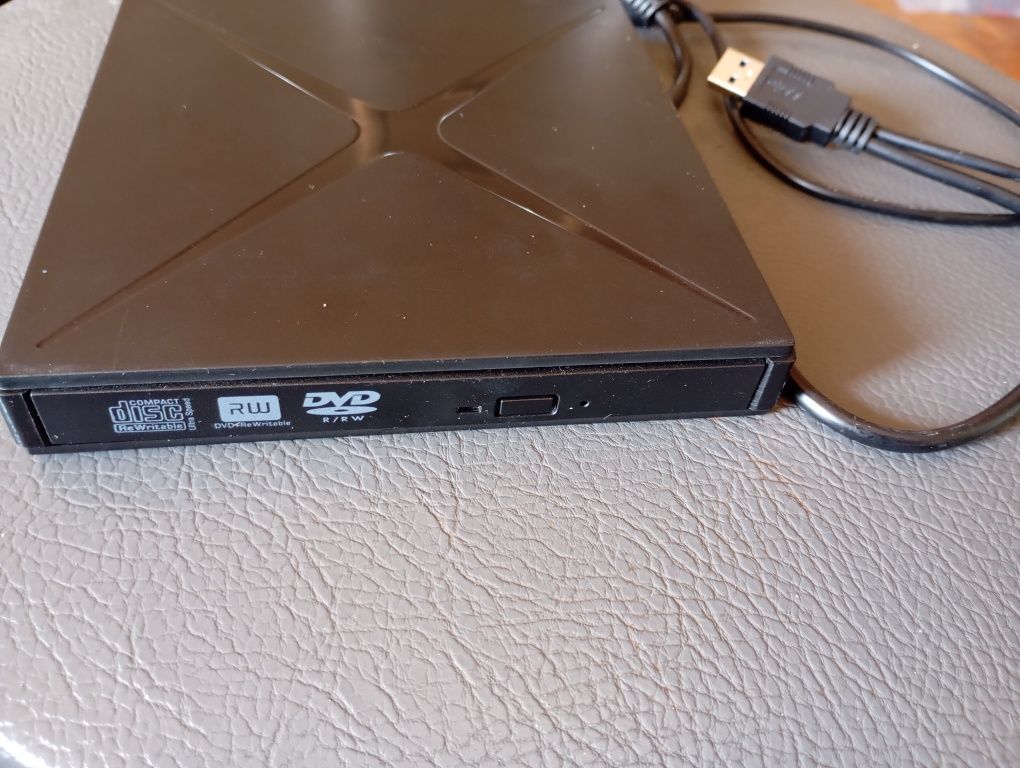 Napęd External odd & HDD device działa