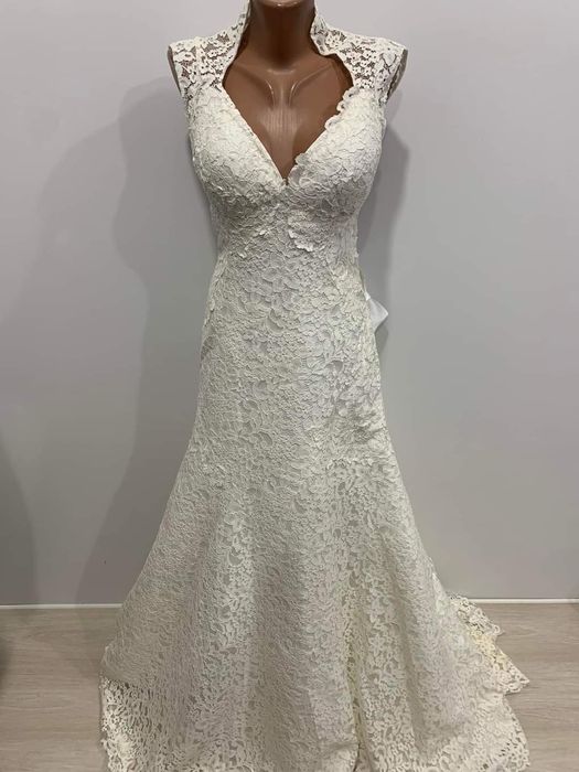 Сукня весільна зі шлейфом