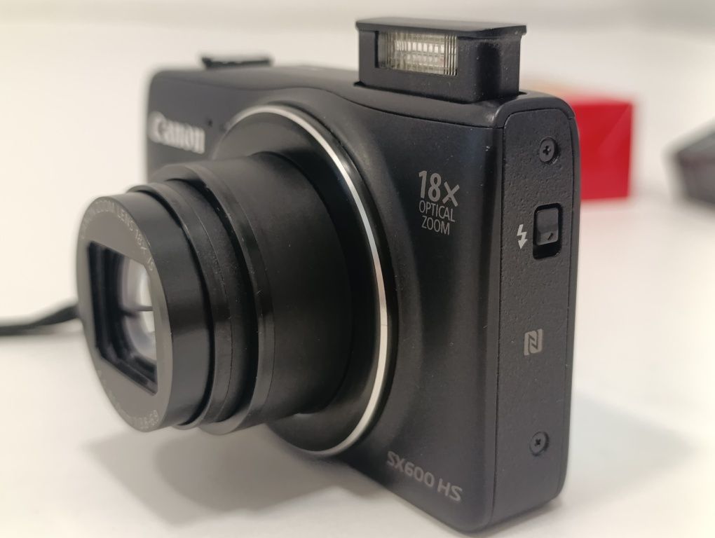 Aparat cyfrowy CANON PowerShot SX600 HS WiFi NFC 16mp x18 fHD Japan