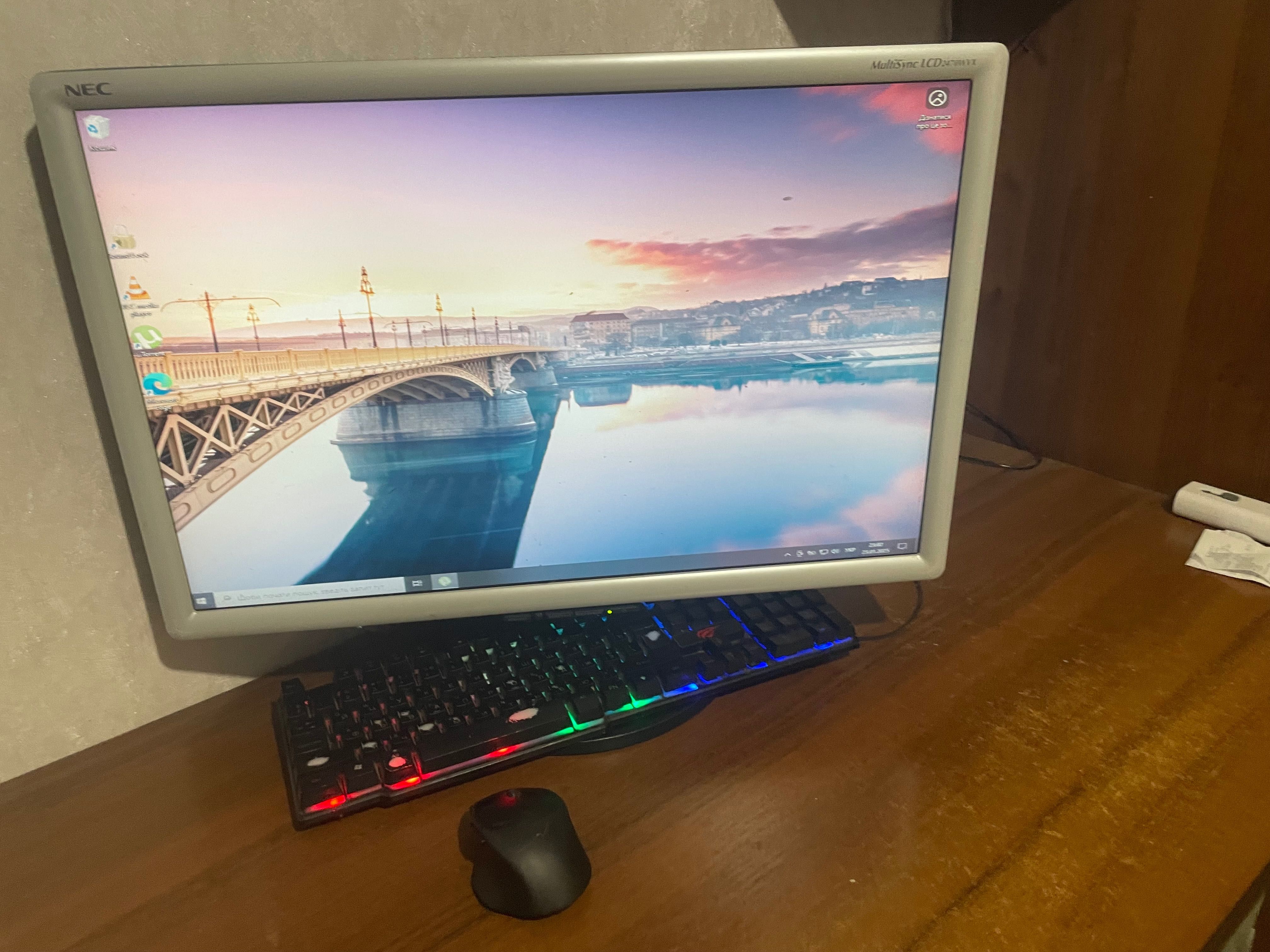 японський монітор NEC 24” LCD2470WVX-BK