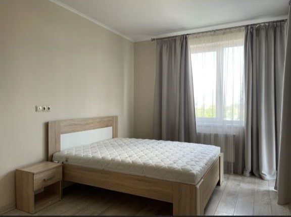 Оренда однокімнатної квартири в центрі, вул Лермонтова, новобудова