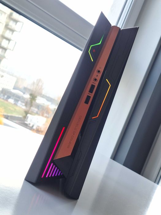 Komputer stacjonarny Asus ROG GR8 II-T032Z i5-7400/8GB/256SSD/GTX1060