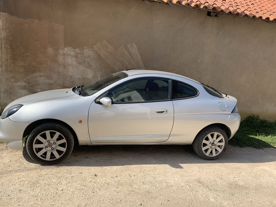 Ford Puma em boas condições.