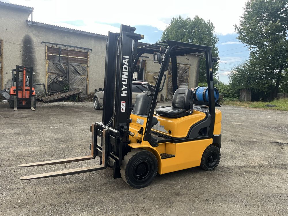 Вилочний навантажувач Hyundai 1.8t