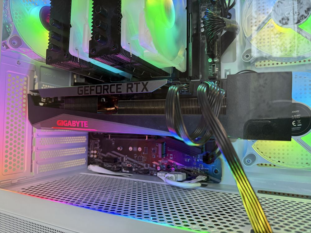 ** Gaming PC | Ryzen 5 5600, 32GB RAM, SSD m2 1TB, RTX3070Ti 8GB, 700W