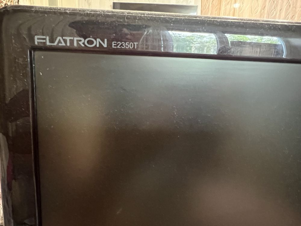 Продам монитор Lg Flatron E2350T