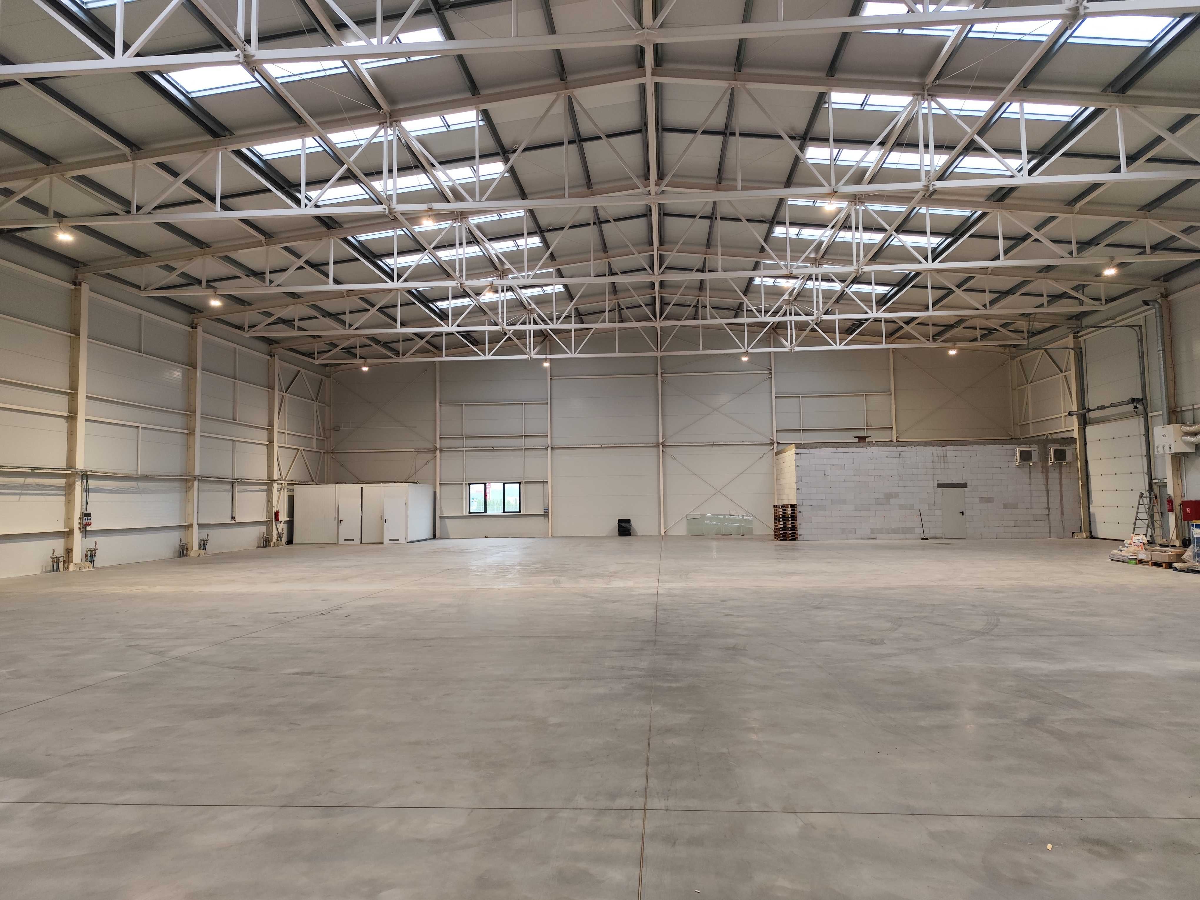 Hala produkcyjno-magazynowa 1440 m2 na wynajem blisko AOW