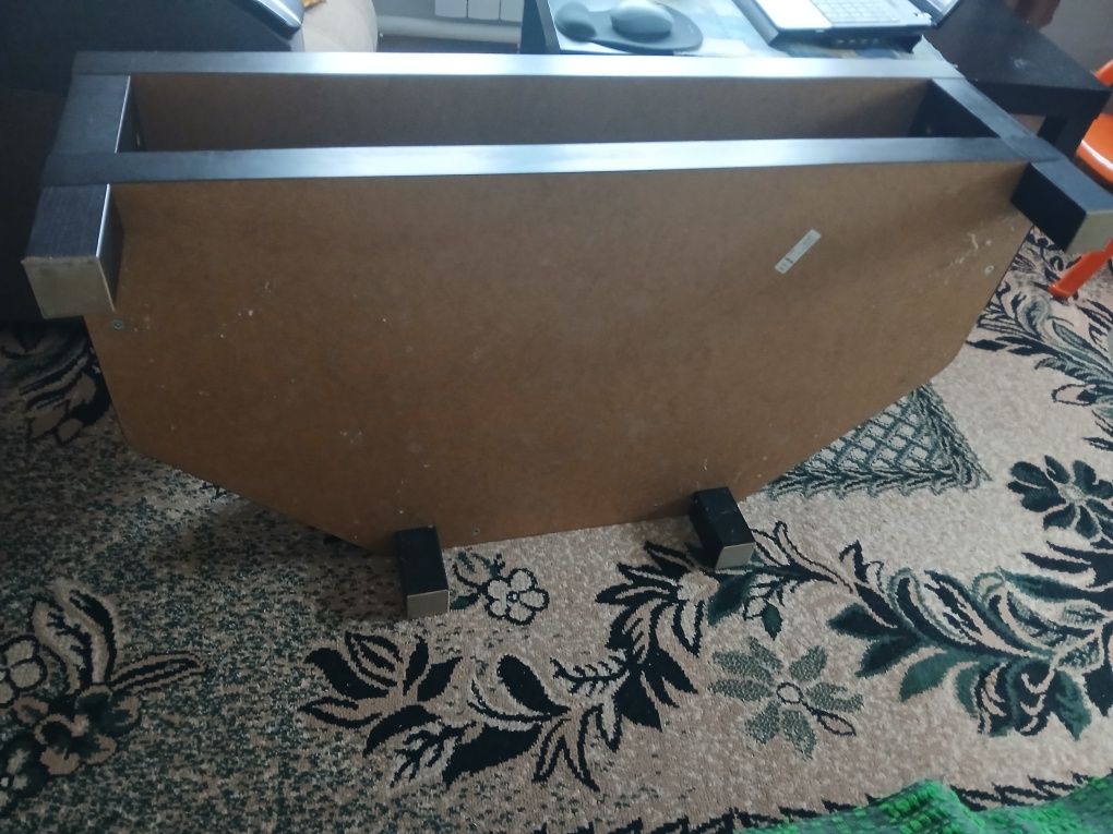 Stolik pod telewizor